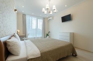 3-143 Central Park, John McCain 7, Kyiv centre, fantastic city view, 15 kW backup power, Petrovdom Apartment