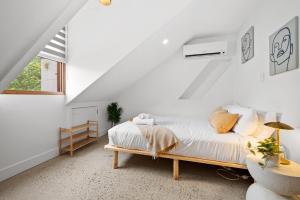 Boutique Crown Loft Studio near Sydney CBD with AC and Smart TV