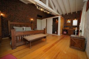 Çeşme Havuzlu Müstakil Villa