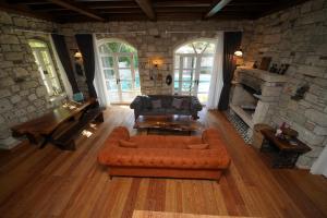 Çeşme Havuzlu Müstakil Villa