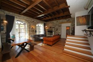 Çeşme Havuzlu Müstakil Villa