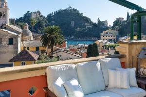 JOIVY Charming 2-Bedroom Apartment with Sea View Terrace in Portofino img20
