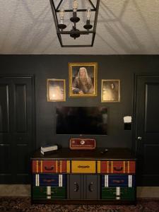 Disney 8BR South Pool Theater Arcade Harry Potter Room