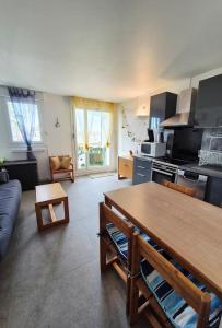 Les cigales de la mer Place de la libération