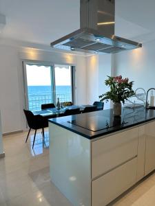 Horizonte 1 Cosy apartment with incredible sea view at first line of Fuengirola Beach