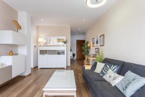 Home2Book Central & Bright Santa Cruz Flat