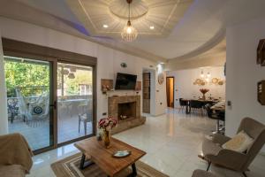 CozyDama Family Retreat - Pool & Garden