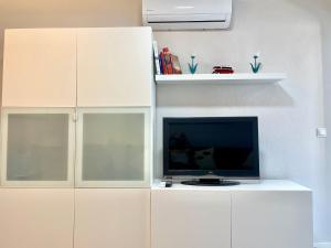 Renovated Apartment in Gemelos 4 with pool, Levante Beach