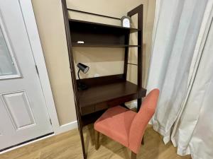 Modern Boho Getaway 1BR Apartment By KeenStays