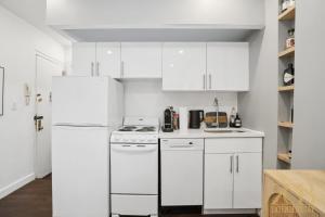 Stylish 1BR in Prime SoHo