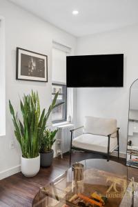 Stylish 1BR in Prime SoHo