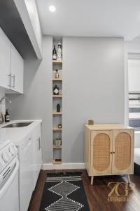 Stylish 1BR in Prime SoHo