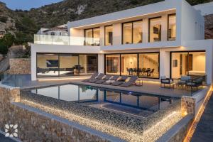 Villa Stone by Abahana Villas