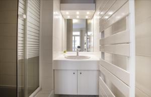 Montaigne Champs Elysée