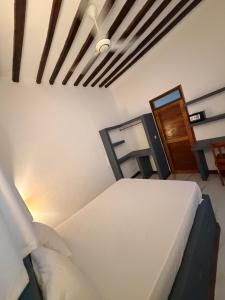 CoZanzi Home