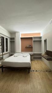 BE BRIGHT Galleria Pellicciai