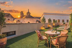 Aladro Apartamentos by Valcambre