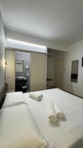 BE BRIGHT Galleria Pellicciai