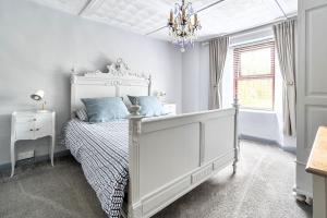 Spacious Farmhouse between St Agnes & Porthowan
