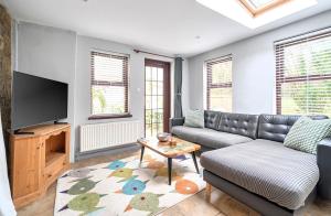 Spacious Farmhouse between St Agnes & Porthowan