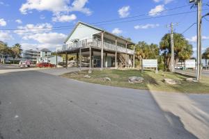 Snapper Cove - Close to Everything w Pool Access!
