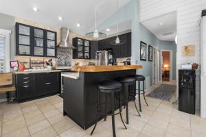 Snapper Cove - Close to Everything w Pool Access!