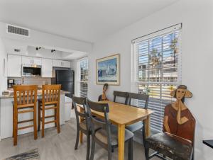 Island Place 101 Dreamy Condo with Pool! Rebuilt!