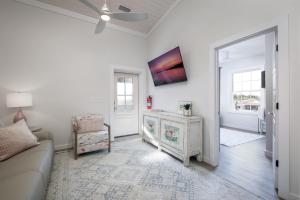 Eliza Offers Beauty and Comfort Downtown!