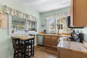 Eva Maes Waterfront Cottage Cedar Key Amazing View