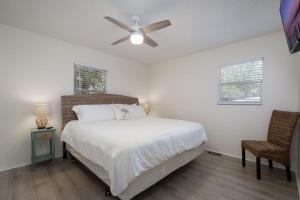 Waterfront Cottages with Sunsets, Kayaks Included!