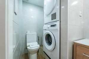 Close to Everything Your Oporto Yellow PRM 1F