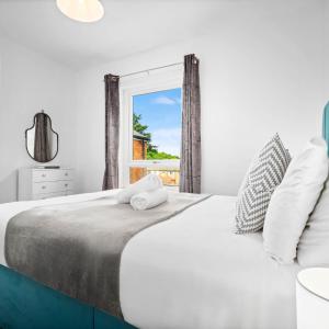 Stylish 3 Bed House - Garden - Parking - Netflix 181TA