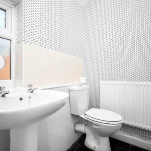 Stylish 3 Bed House - Garden - Parking - Netflix 181TA