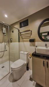Dylans Cozy 2BR Suite with Full Kitchen near SM North EDSA