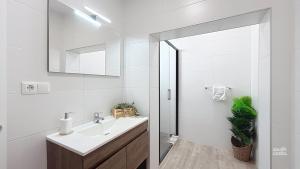 Villa Almirante Torrecilla by South Costa