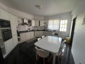 VoyaPort -Moradia com vista para o mar e aeroporto