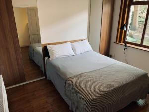 Modern 1BDR Near Stratford Station and Westfield