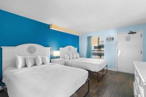 Ocean View Suite: Includes Hot Breakfast 15th Flr