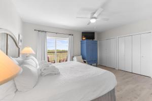 Golf, Sand & Sun: 3 Bedroom on the 4th Floor