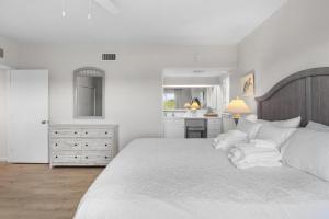 Golf, Sand & Sun: 3 Bedroom on the 4th Floor