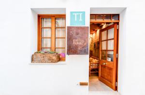 Calma Hotel