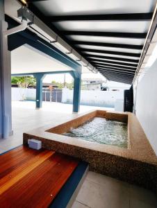 18Pax GrandMum HomeStay Near Ciq Ksl
