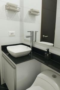 Beautiful Studio Apartment steps from Movistar