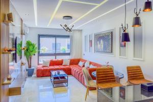 26 - Modern Pool Apartment, Free Parking, M Avenue