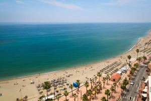 Fuengirola Center Terrace, Wifi Near the Beach