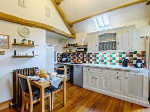 1 Bed in Chop Gate 92939