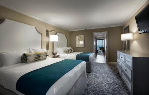 Sunrise and Sunset Views: 14th Floor Palms Suite