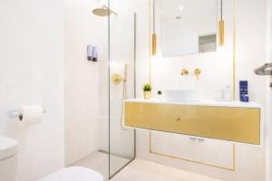 Spacious and modern gem in the center REMS