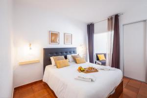 #065 Zulmira Flat by Home Holidays