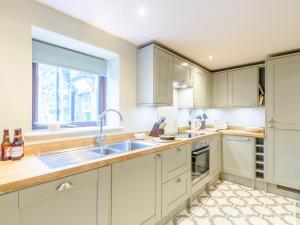 3 Bed in Harrogate oc-78895